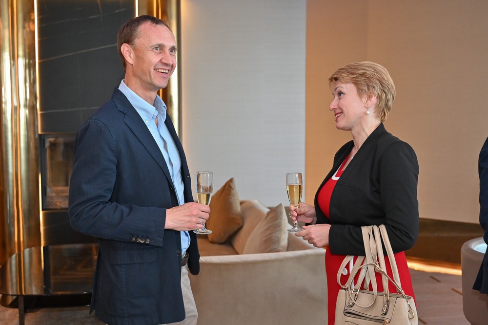 LEON MFO Investments event1