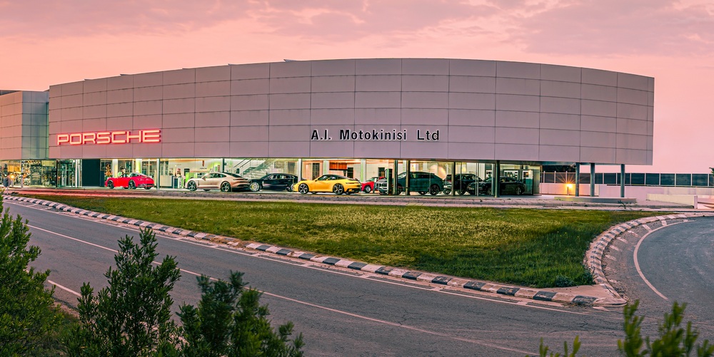 Motokinisi Showroom Exterior