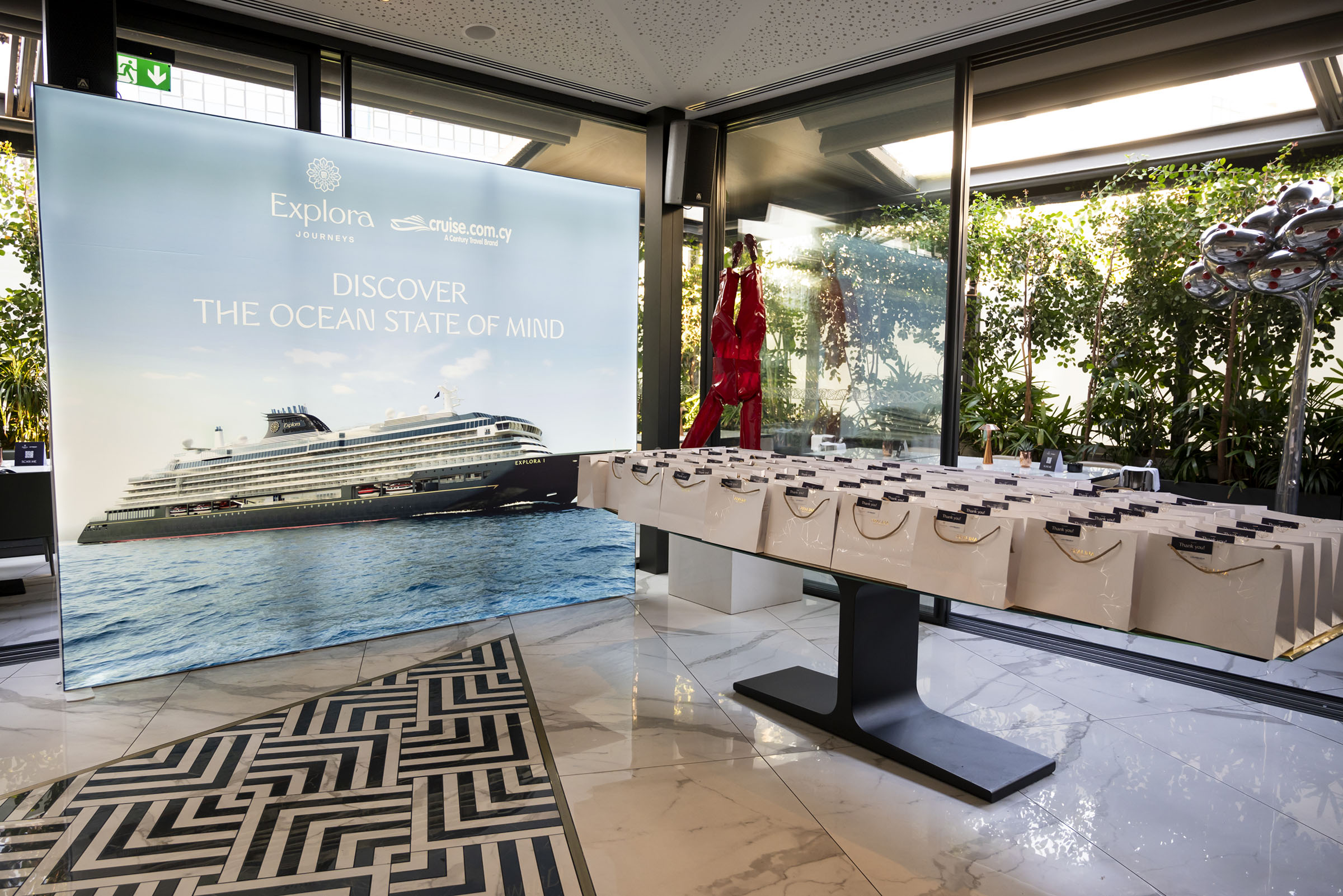 EXPLORA JOURNEYS GLAM PARTY 14