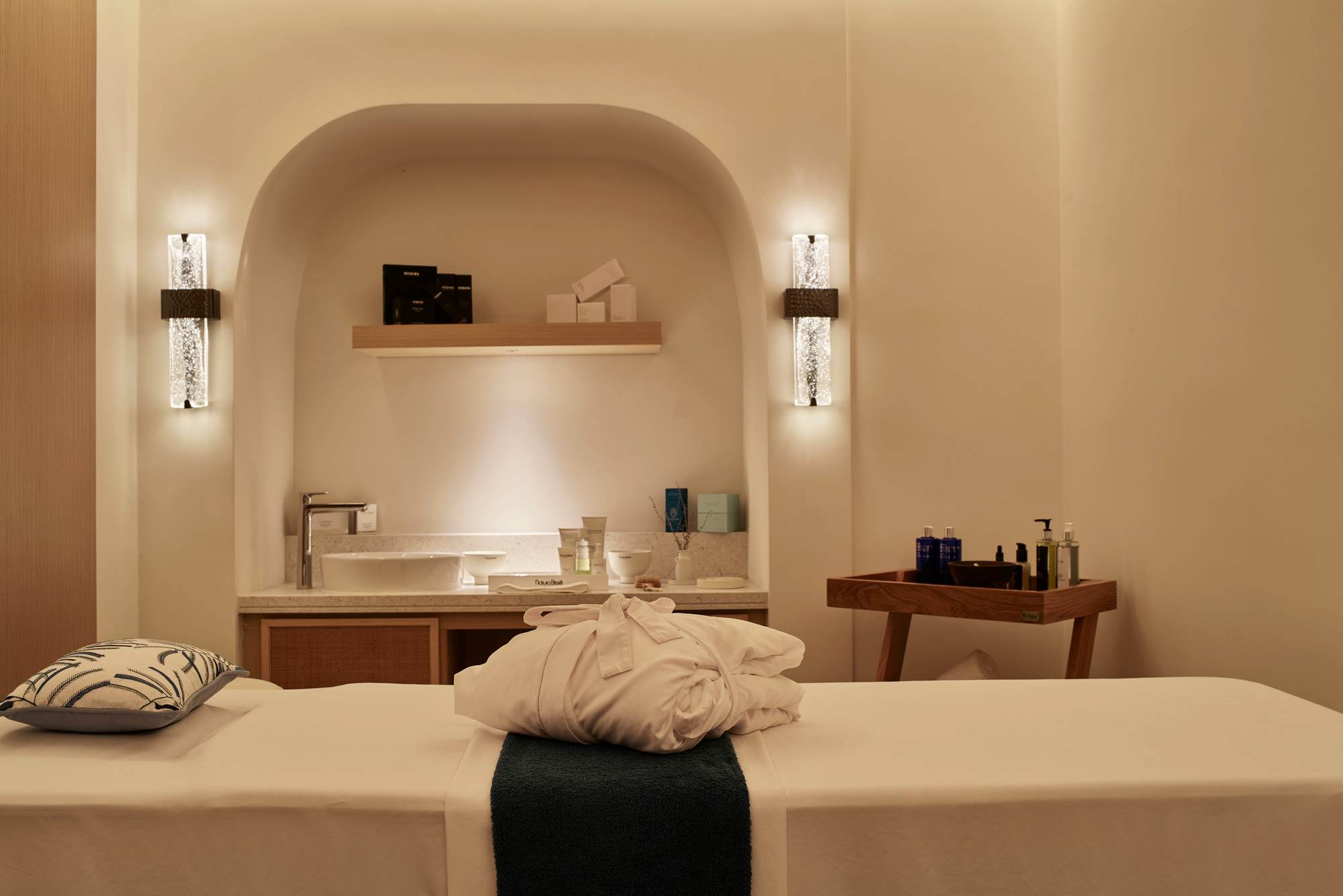 Featuring Renu Spa 2000x1335px 05