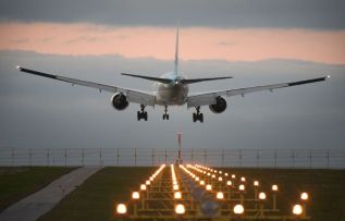 Доходы от туризма в декабре упали, но незначительно