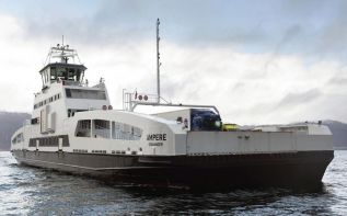 «Ампер», первый в мире полностью электрический паром в Норвегии