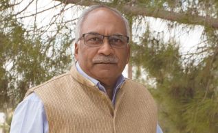 Шри Рави Бангар:  «В Индии легко работать»