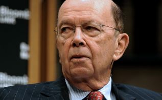 Уилбур Росс продает свои активы