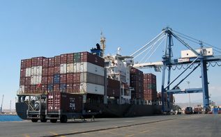 Дефицит торгового баланса снизился