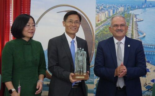 Что общего у Лимассола и Гуанчжоу?