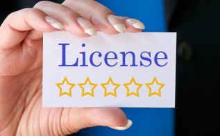 Брокерам нужна российская лицензия